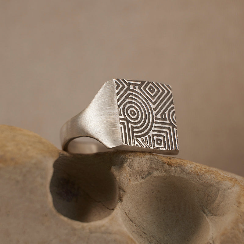 UNUN_Geom_Signet.jpg__PID:d759ddef-ccd0-4cf7-ba71-28897d4330f5