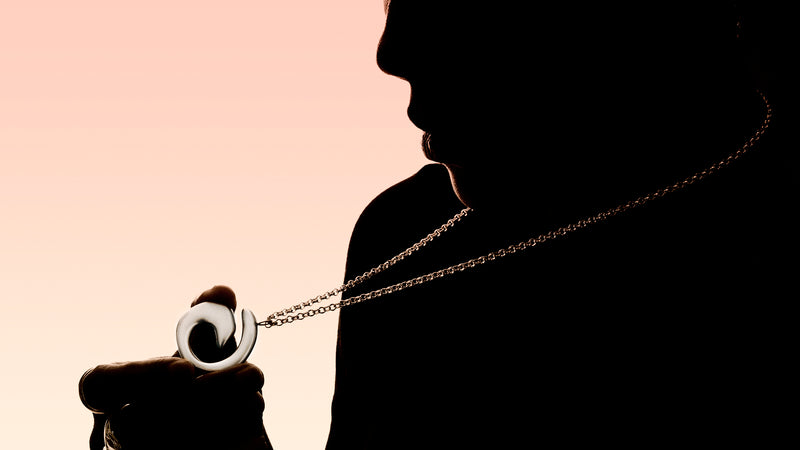 UNUN_Neck.jpg__PID:7f62bec0-4b07-4ae9-aa72-1638b2558fc0