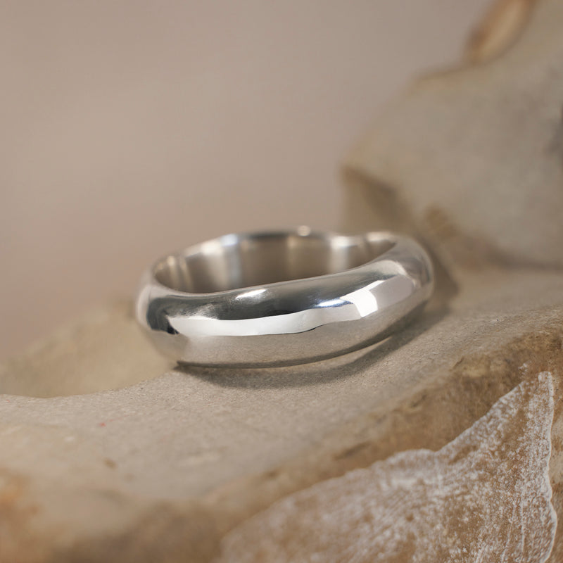 UNUN_RiverBand_Wide.jpg__PID:8b62ad95-f1cc-4705-a7c1-ee1e2103ac80