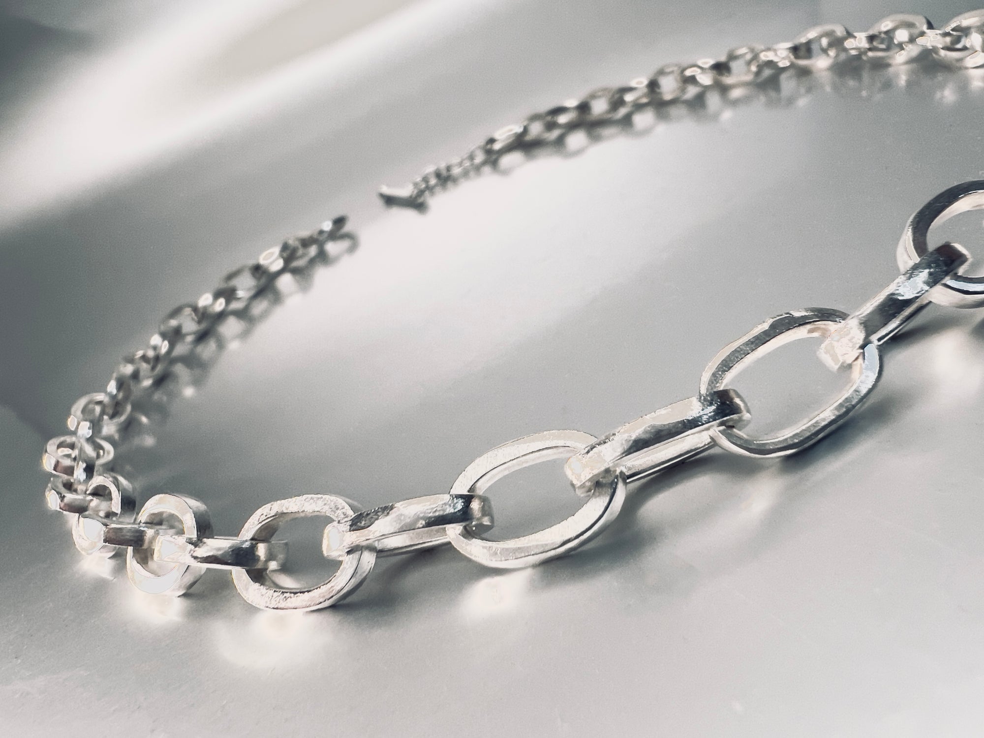 iPhone Chain copy.jpg__PID:c6b03977-ea71-45cb-ad9c-b7b8ef77454a